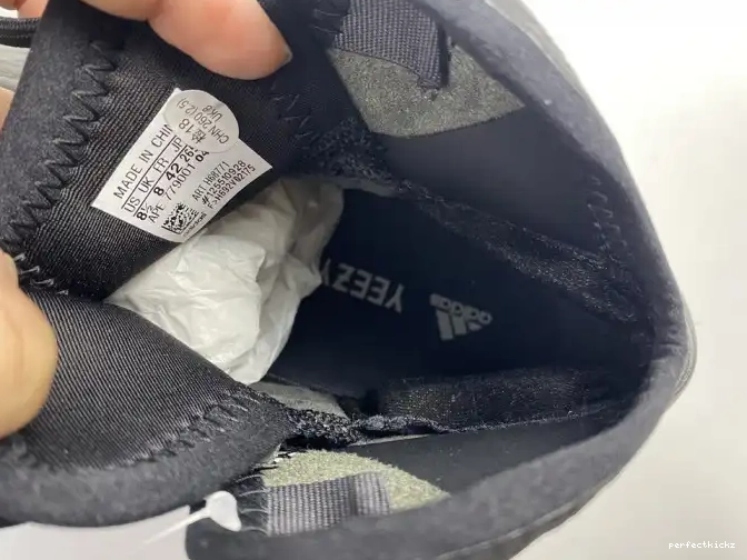 Barium H68771 Quantum Yeezy Adidas 0529